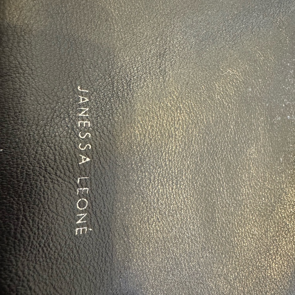 Elegant Black Leather Hobo Bag - Picture 12 of 12